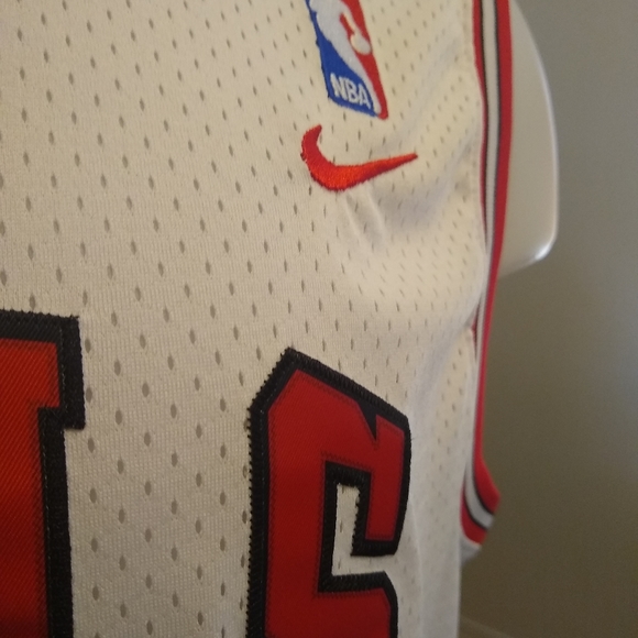 NWT Chicago Bulls Michael Jordan Jersey XXL - Picture 9 of 9